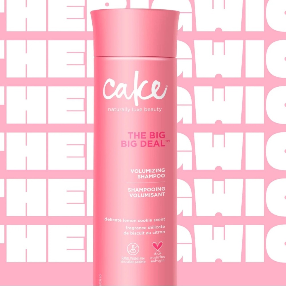 A blend of curl loving shampoo 🧴nourish gain shine and frizz free hair